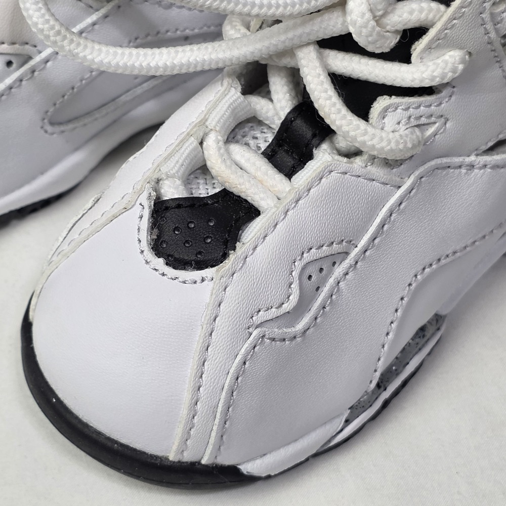 Air Jordan True Flight TD in the White/Gym Red/Black-Wolf Grey - Baby Size 4C - Picture 8 of 10